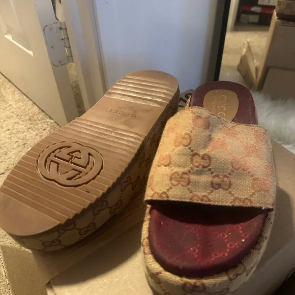 Gucci GG Canvas Slides - Picture 4 of 4